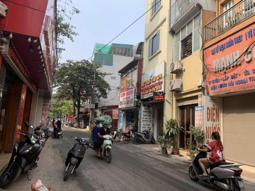 Cần bán gấp hẻm kinh doanh xe hơi đường Lê Văn Sỹ - Quận 11: 70m2, 3 tầng BTCT, giá 10.9 tỷ.